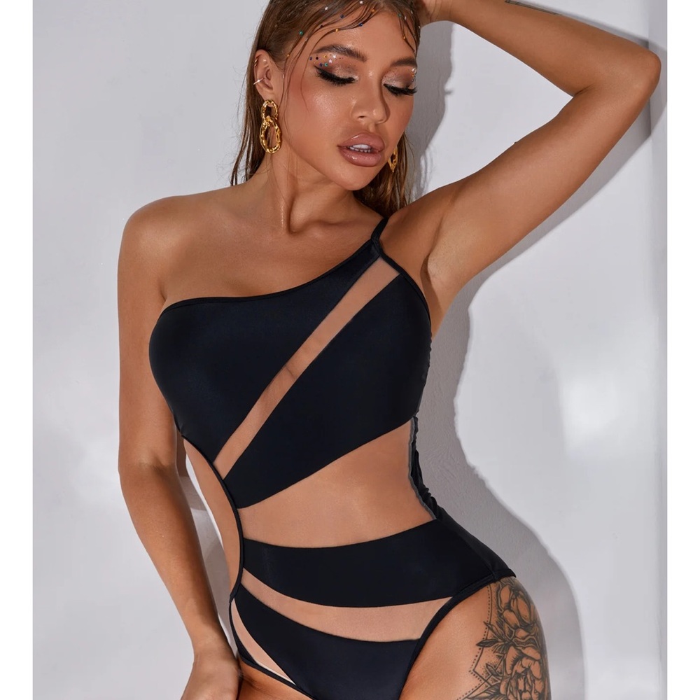 NEW Zasuwa Black Contrast Color Mesh One Shoulder Swimsuit, size Large